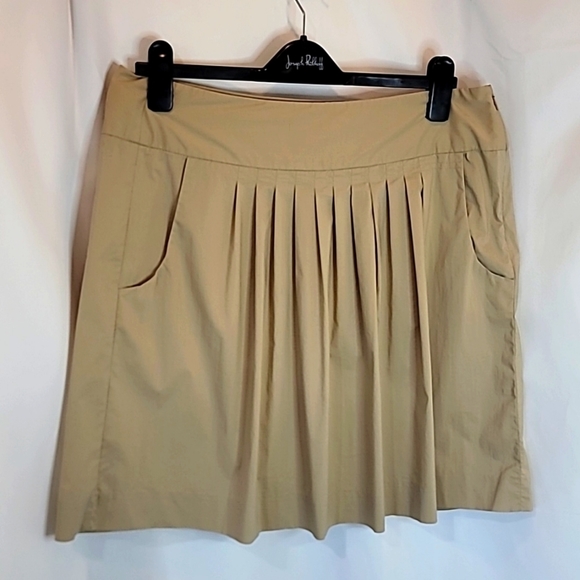 Nwot BANANA REPUBLIC Pleat front Mini Skirt Khaki Lightweight Pockets - Picture 1 of 7